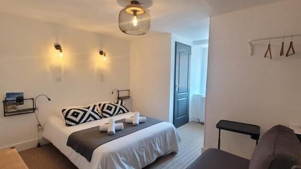 Photo of Bedroom in Les Omergues