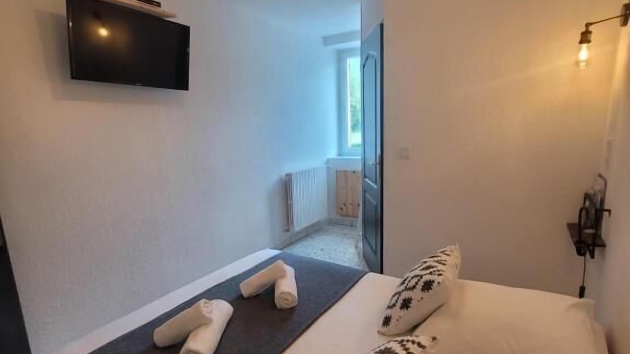 Photo of Bedroom in Les Omergues