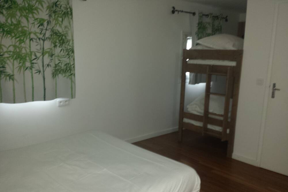 Photo of Bedroom in Fleury-Merogis
