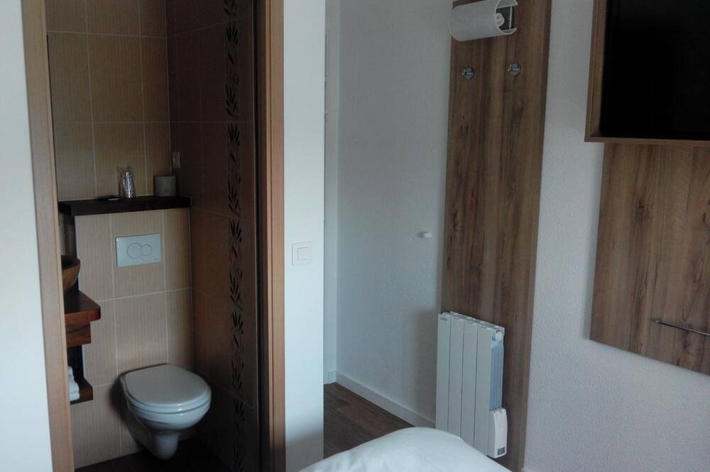 Photo of Bathroom in Fleury-Merogis