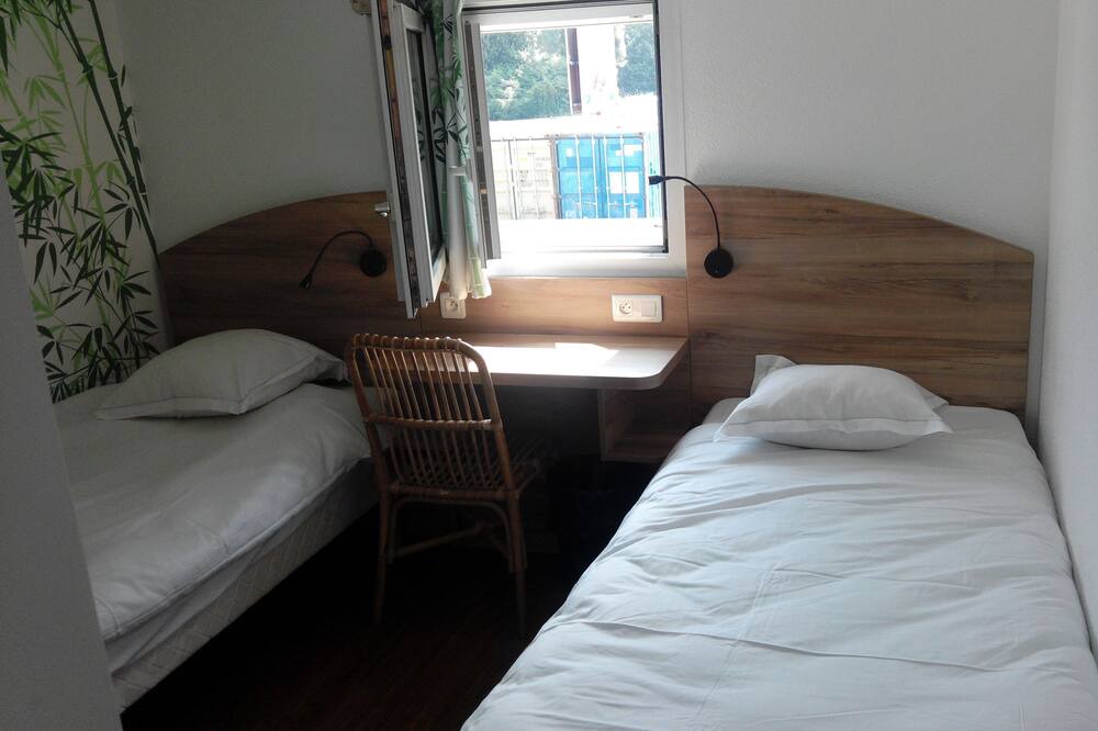 Photo of Bedroom in Fleury-Merogis