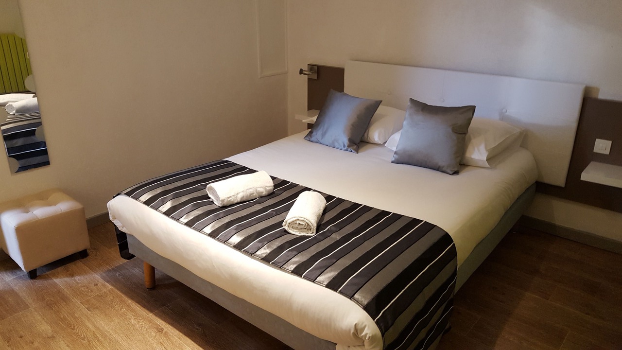Photo of Bedroom in Tournus