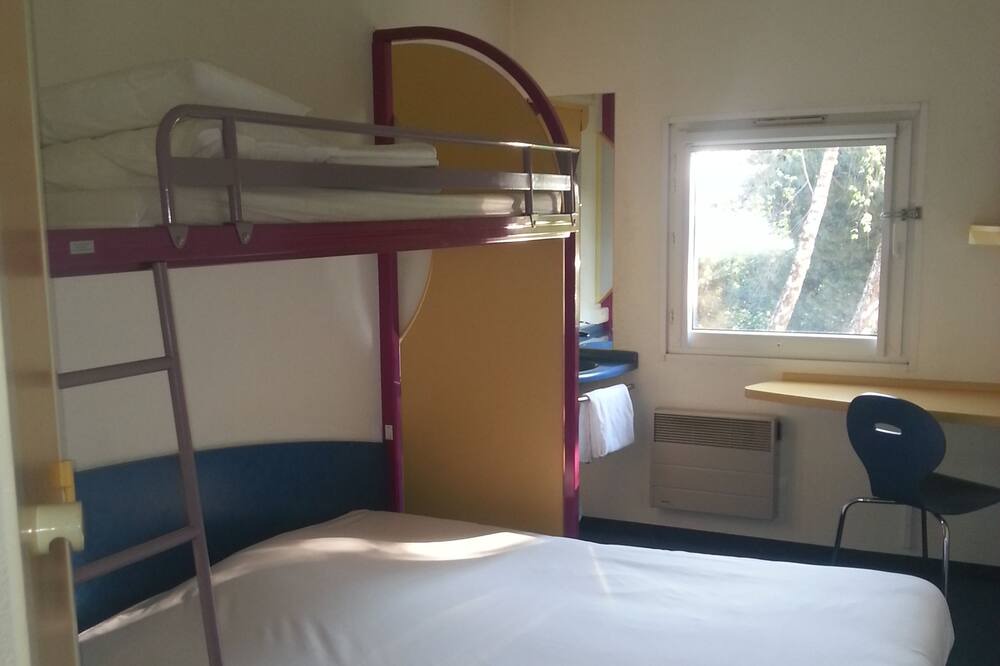 Photo of Bedroom in Saint-Francois d'Assise