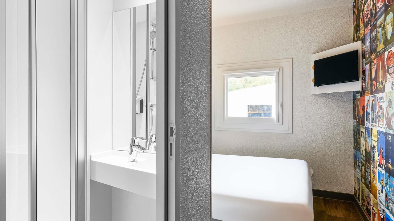 Photo of Bathroom in Chilly-Mazarin