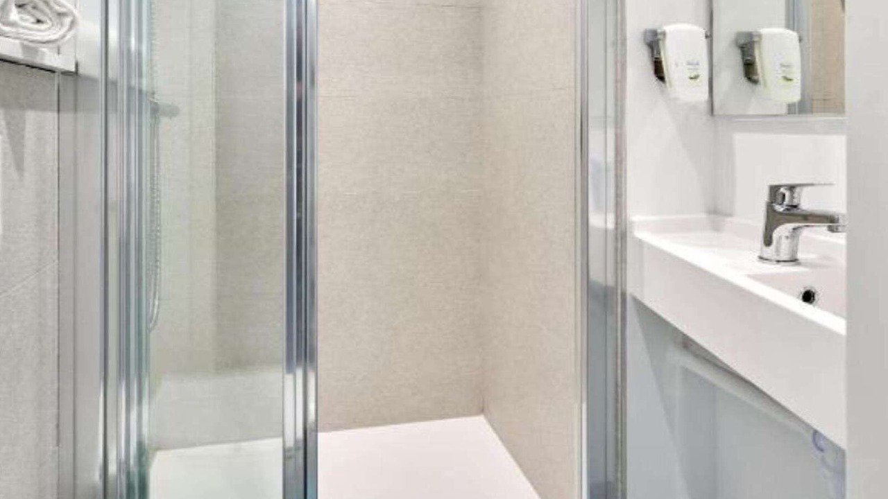 Photo of Bathroom in Chenove