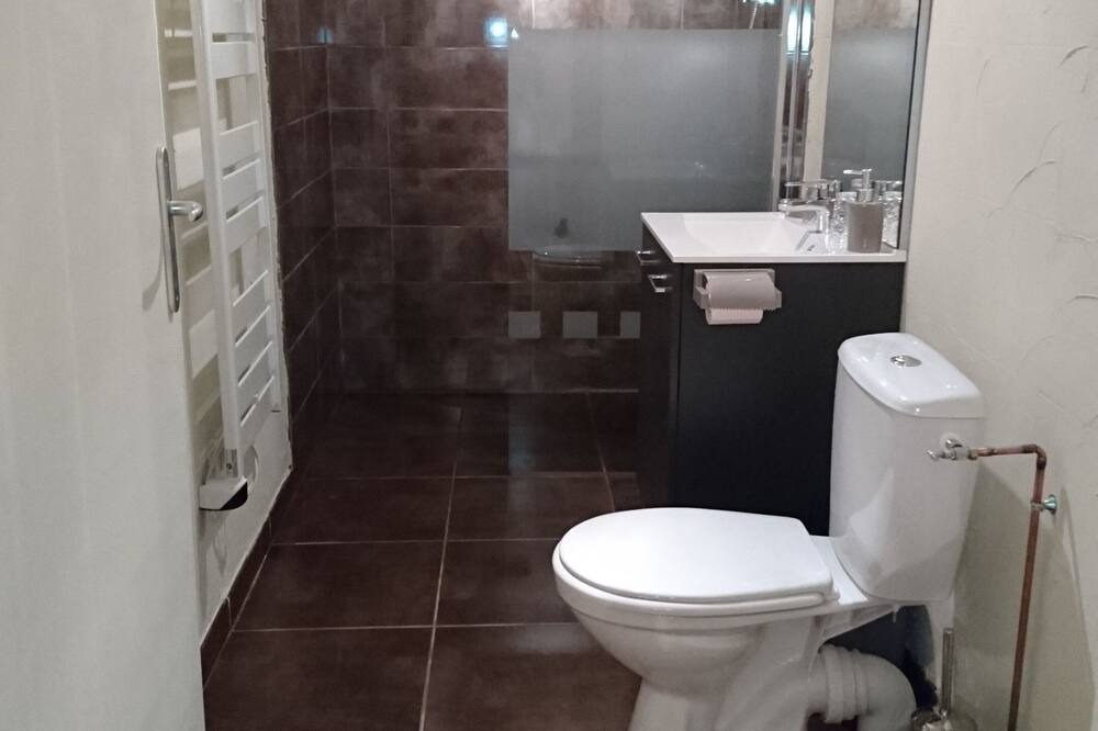 Photo of Bathroom in Curciat-Dongalon
