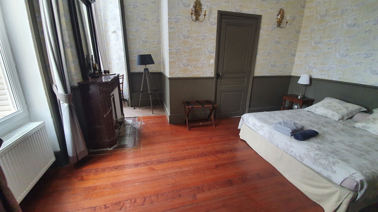 Photo of Bedroom in Villeneuve-de-Marc