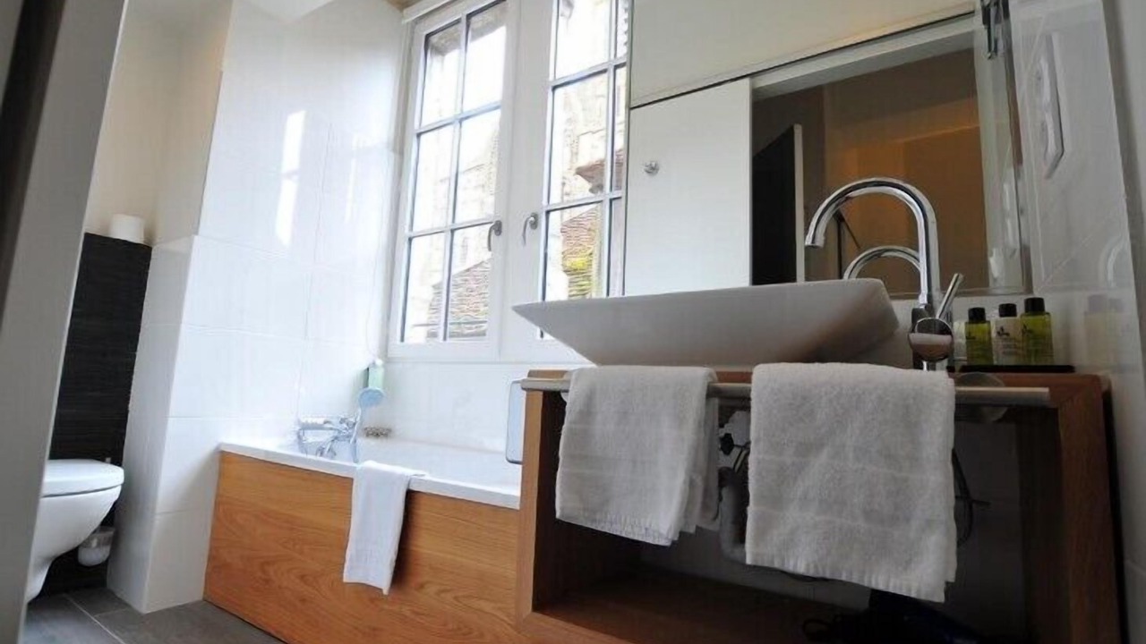 Photo of Bathroom in Vezelay