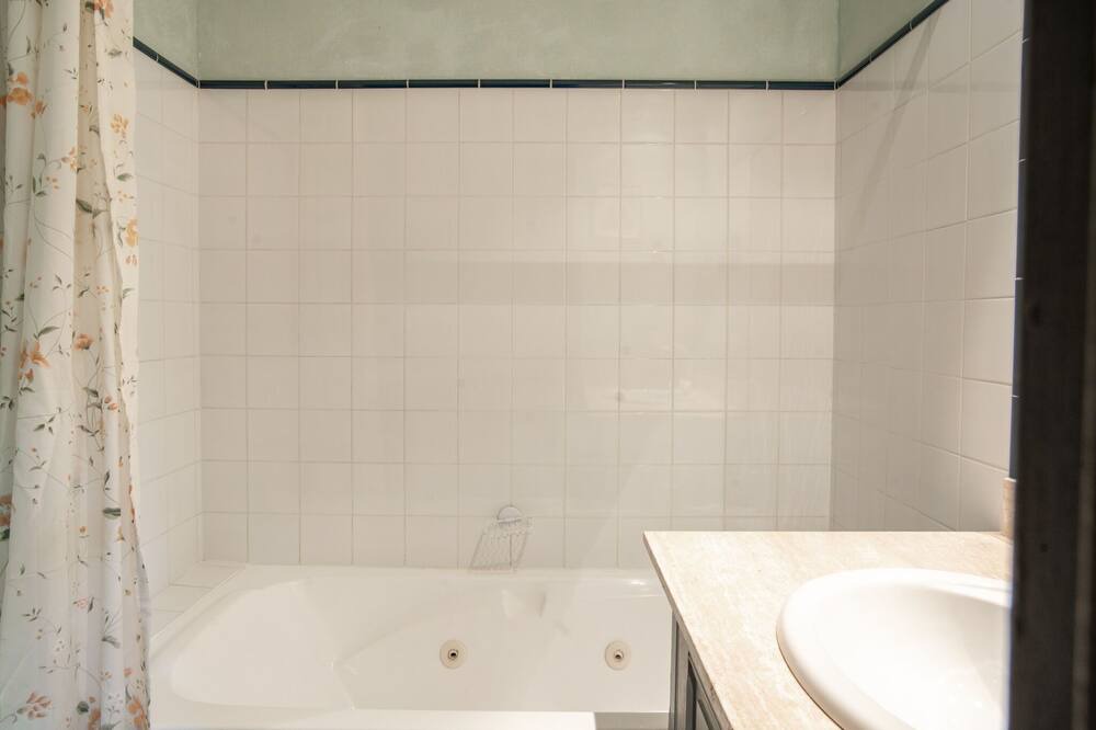 Photo of Bathroom in Montbrun-les-Bains