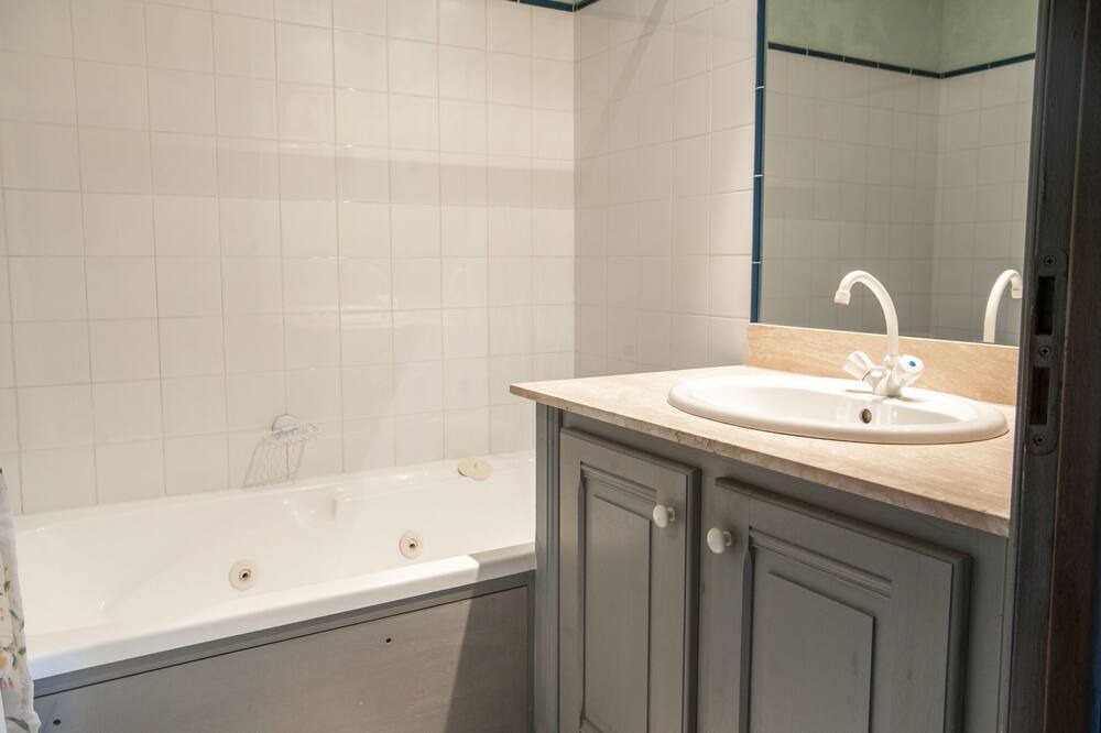 Photo of Bathroom in Montbrun-les-Bains