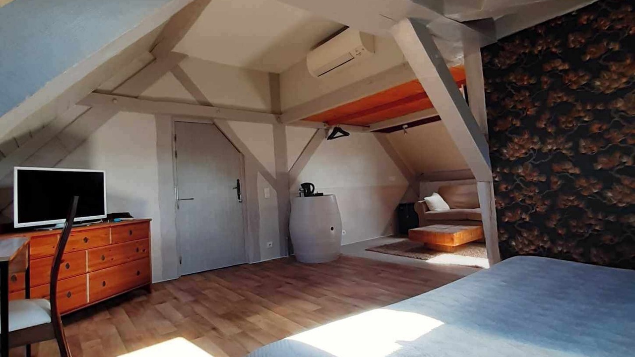 Photo of Bedroom in Beaujeu-Saint-Vallier-Pierrejux-et-Quitteur