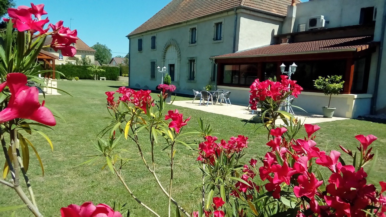 Photo of Outdoor in Beaujeu-Saint-Vallier-Pierrejux-et-Quitteur
