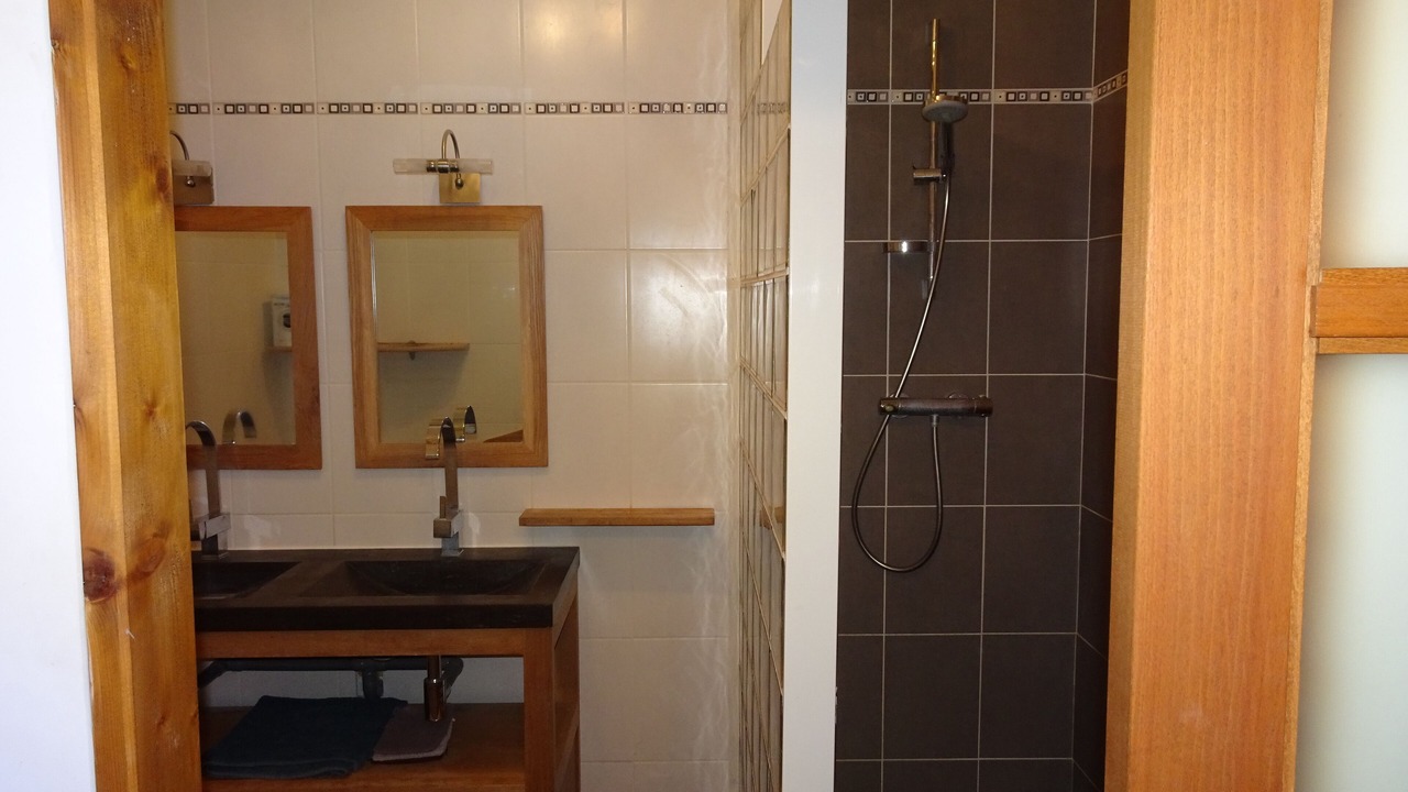 Photo of Bathroom in Suze-la-Rousse