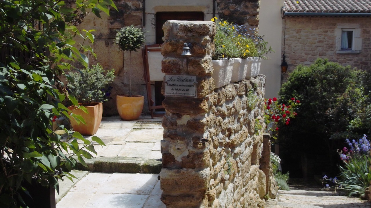 Photo of Outdoor in Suze-la-Rousse