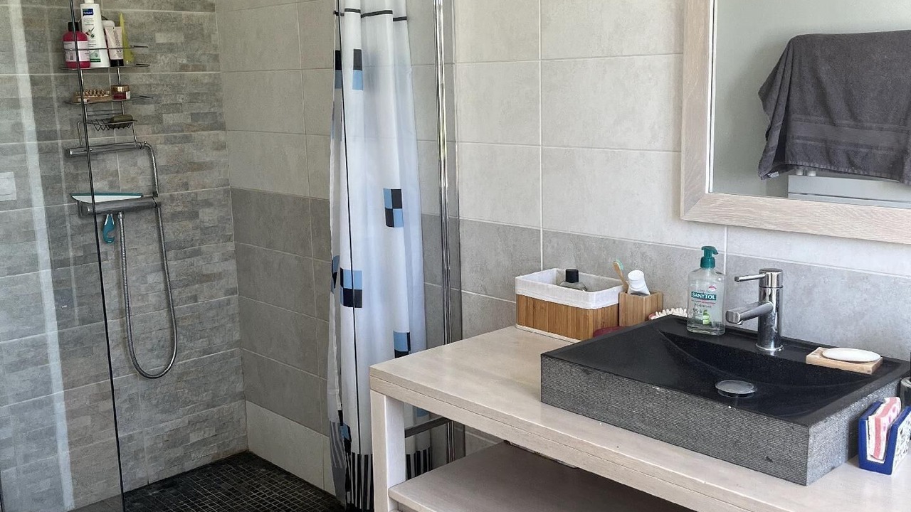 Photo of Bathroom in Crux-la-Ville