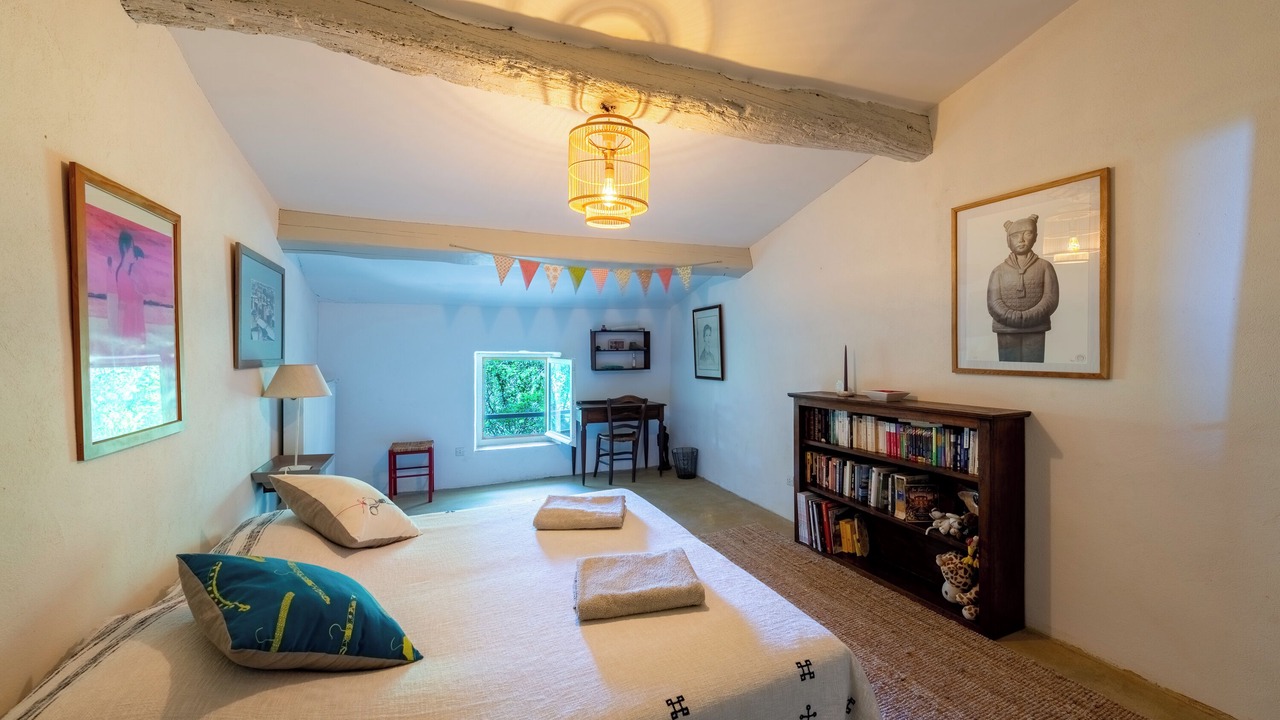 Photo of Bedroom in Taulignan