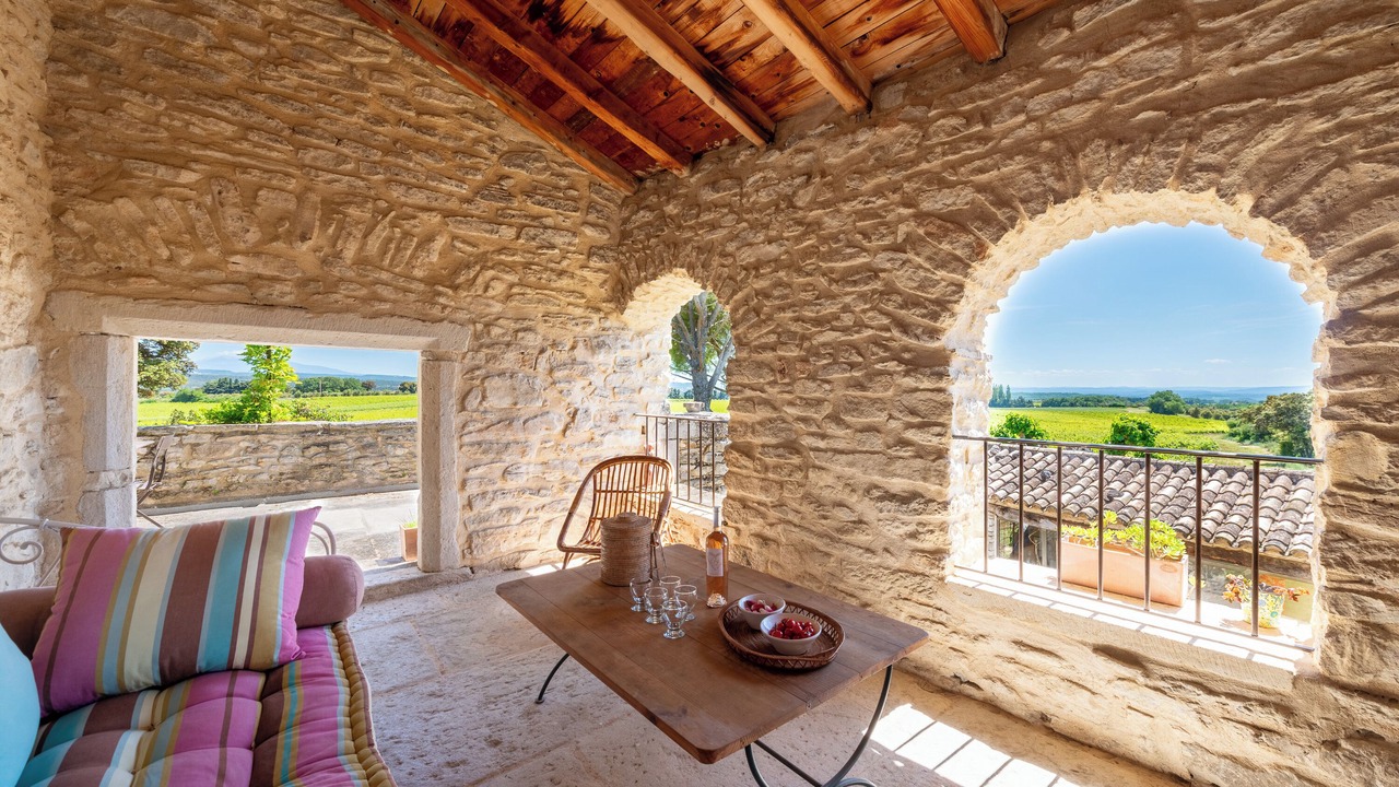 Photo of Patio Balcony in Taulignan