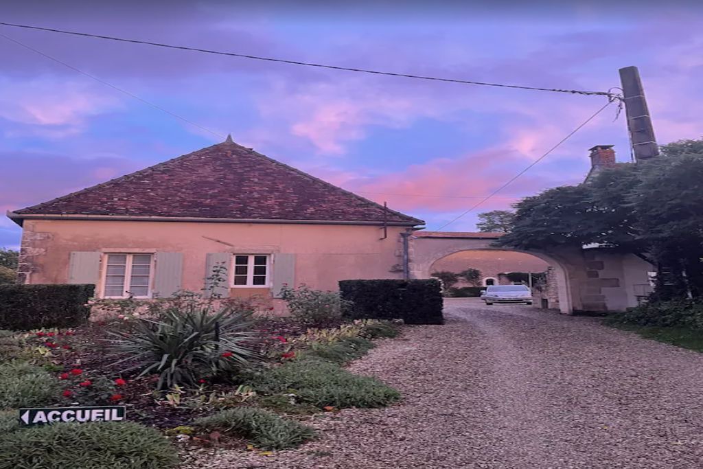 Photo of Outdoor in Druyes-les-Belles-Fontaines
