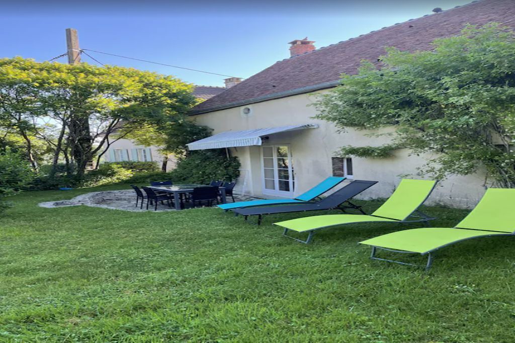Photo of Outdoor in Druyes-les-Belles-Fontaines