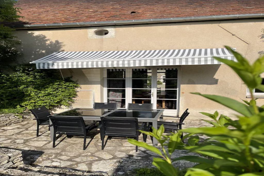 Photo of Outdoor in Druyes-les-Belles-Fontaines
