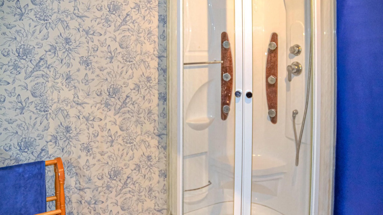 Photo of Bathroom in Escles