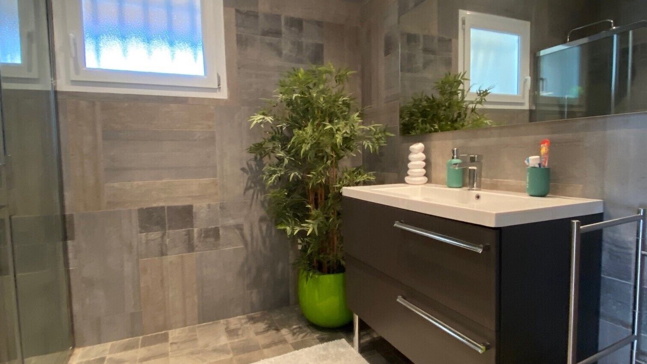 Photo of Bathroom in Malemort-du-Comtat