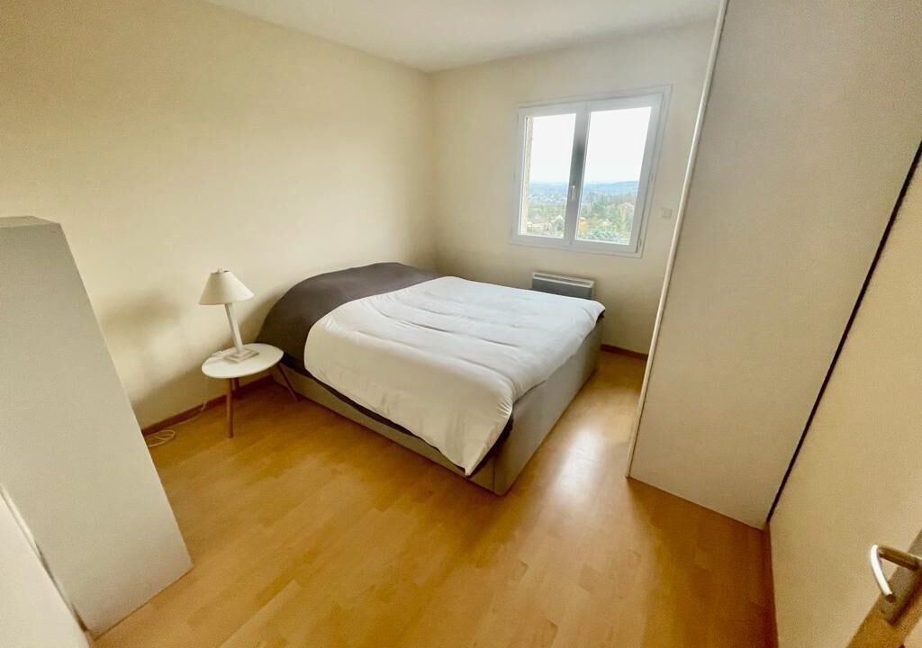 Photo of Bedroom in La Roche-Vineuse