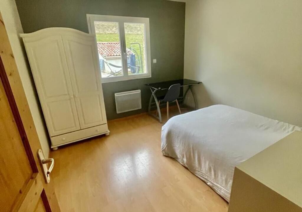 Photo of Bedroom in La Roche-Vineuse
