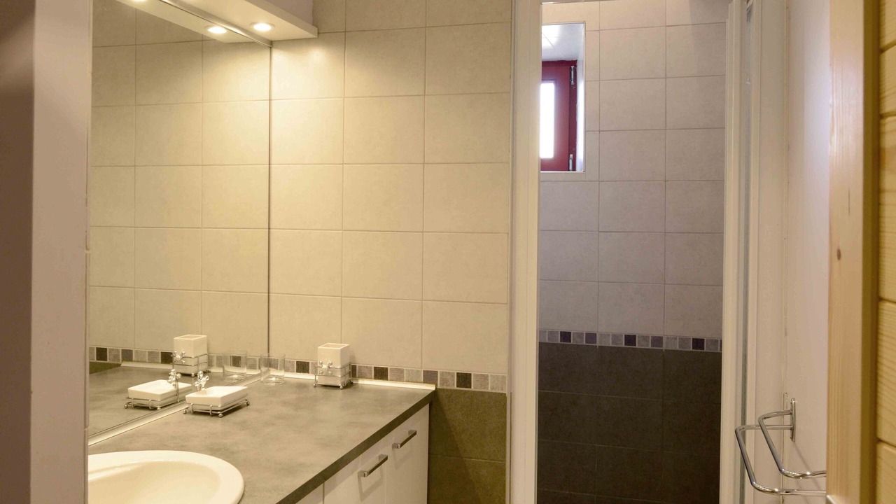 Photo of Bathroom in Saint-Etienne-du-Vigan