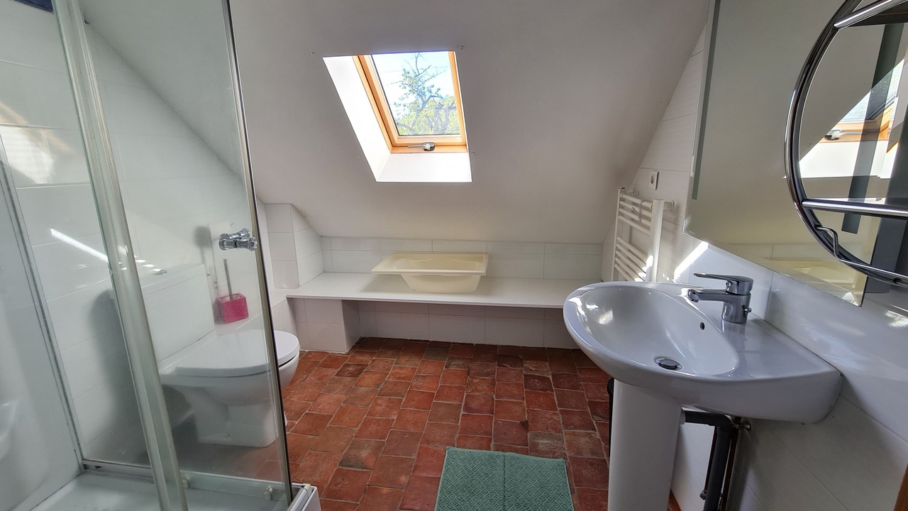 Photo of Bathroom in Pouques-Lormes