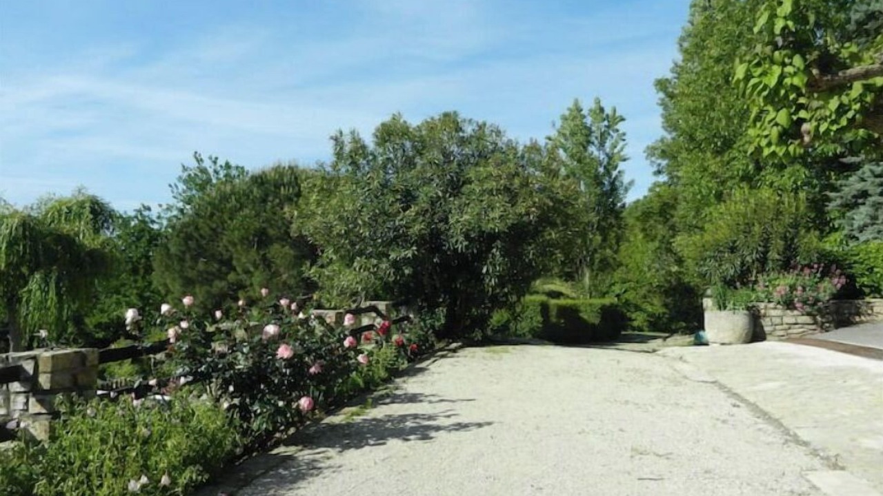 Photo of Outdoor in Vesseaux