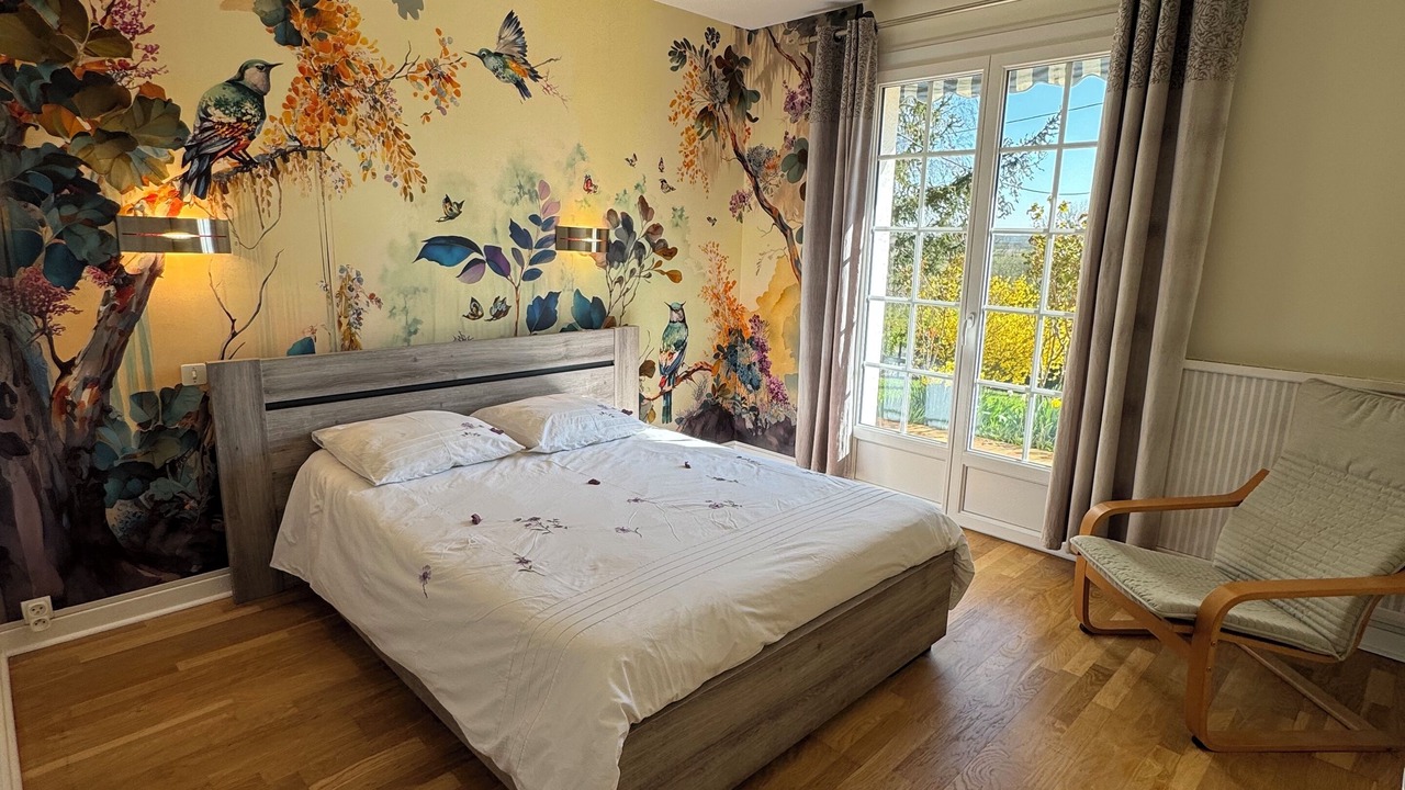 Photo of Bedroom in Pierre-de-Bresse