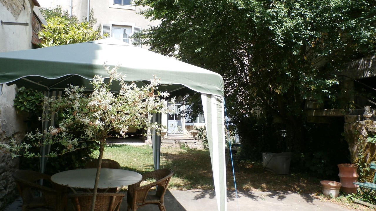 Photo of Outdoor in Gray