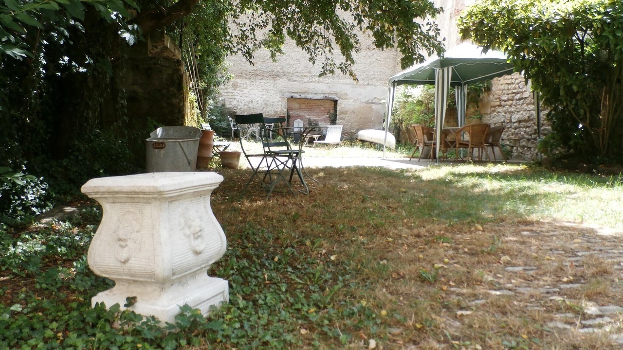 Photo of Outdoor in Gray