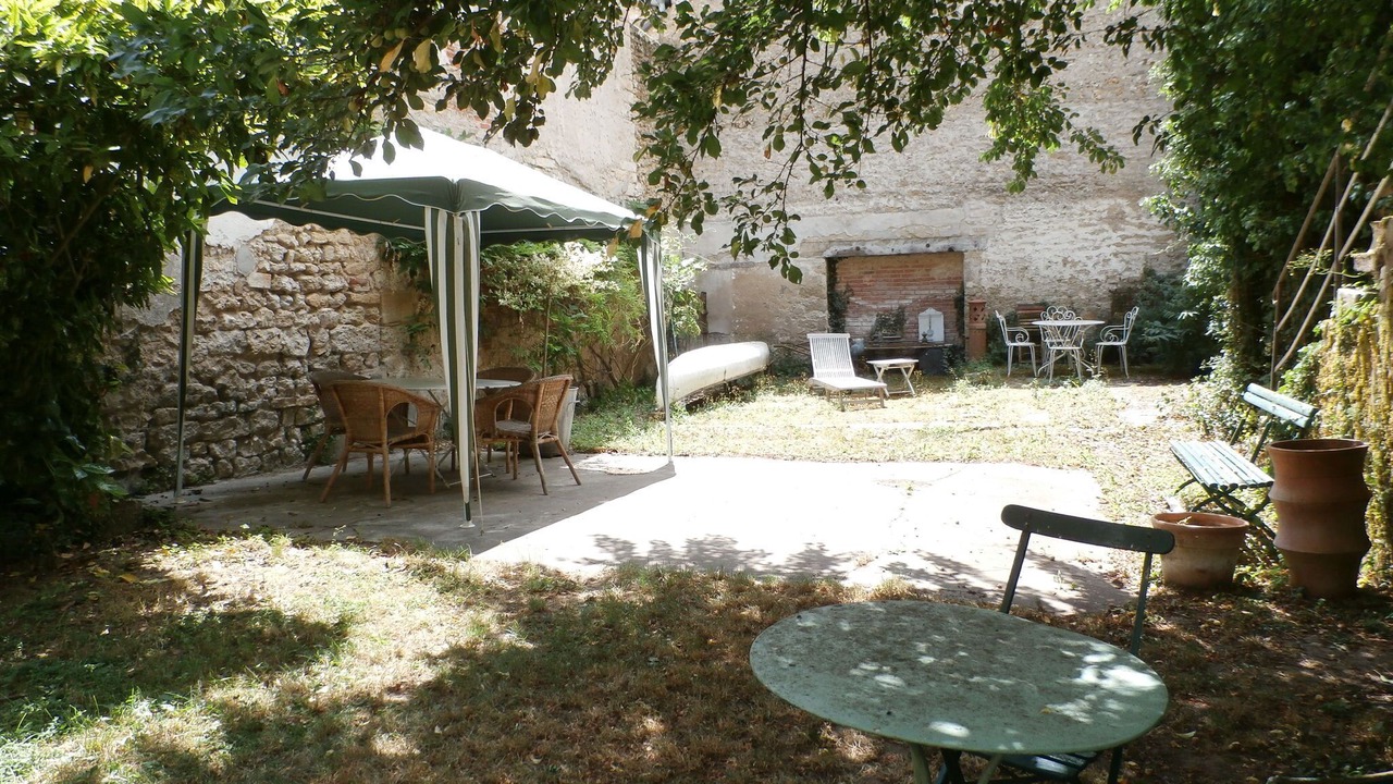 Photo of Patio Balcony in Gray
