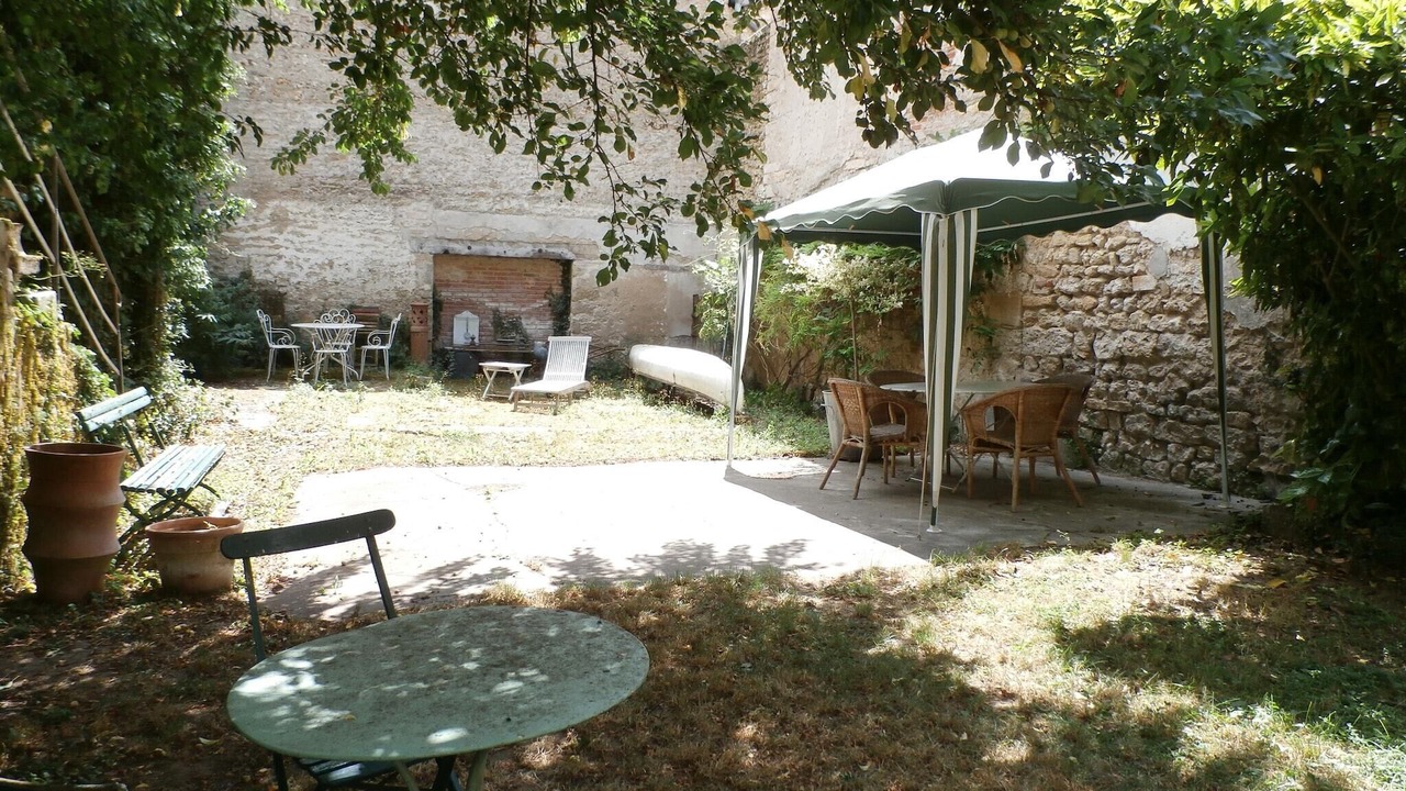 Photo of Outdoor in Gray