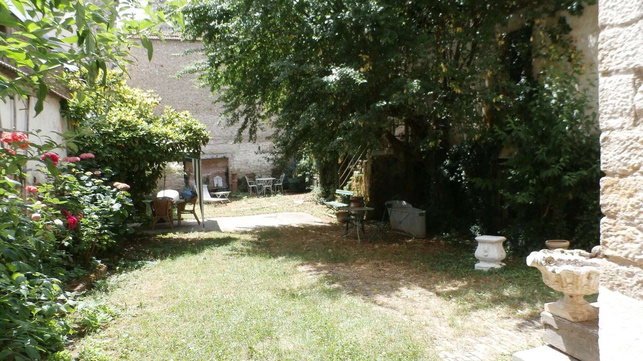 Photo of Outdoor in Gray