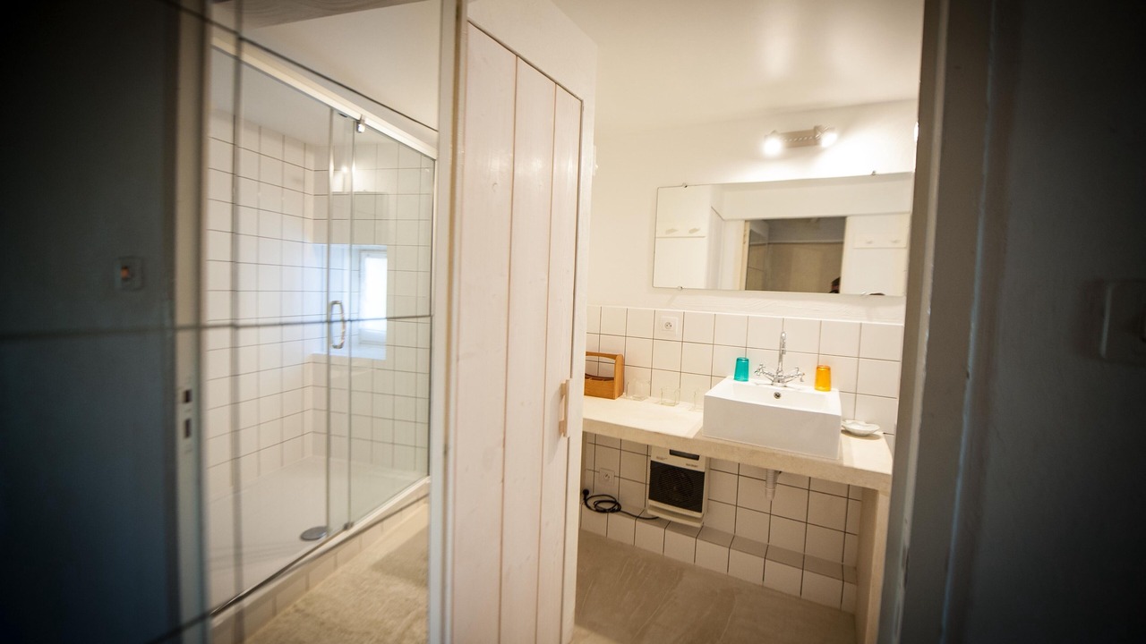 Photo of Bathroom in Valaurie
