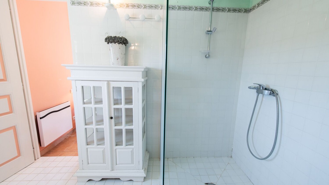 Photo of Bathroom in Valaurie