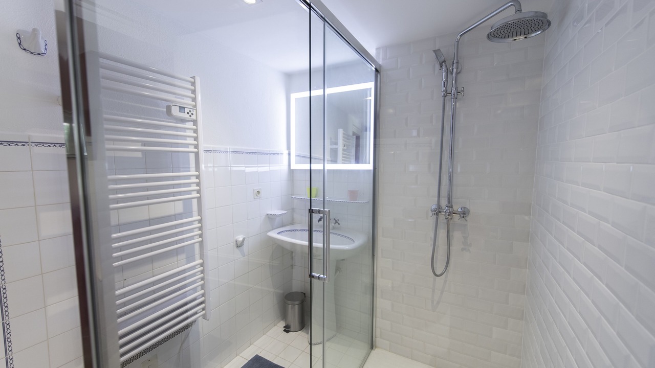 Photo of Bathroom in Valaurie