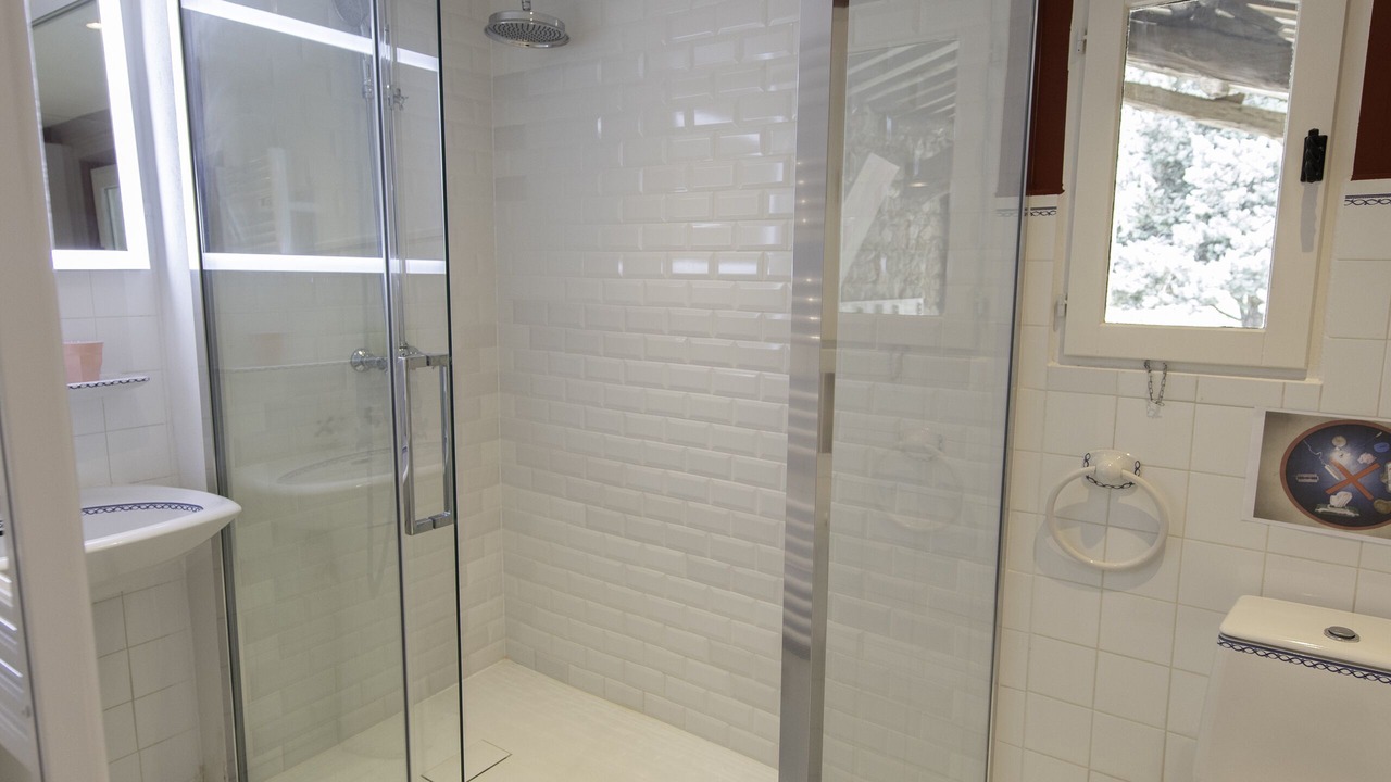 Photo of Bathroom in Valaurie
