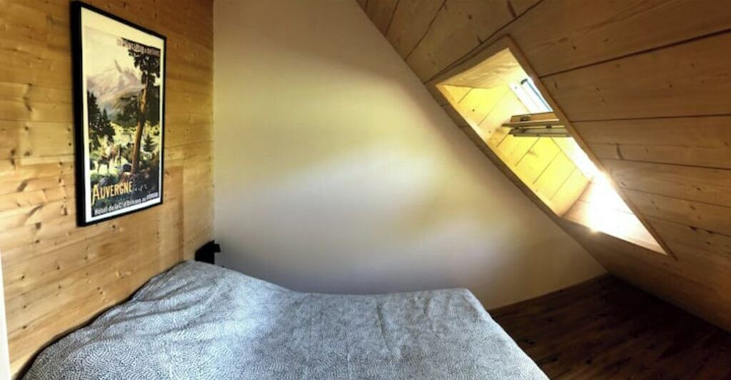 Photo of Bedroom in Saint-Jacques-des-Blats