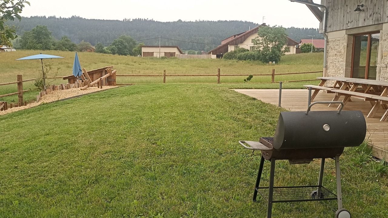 Photo of Outdoor in Guyans-Vennes