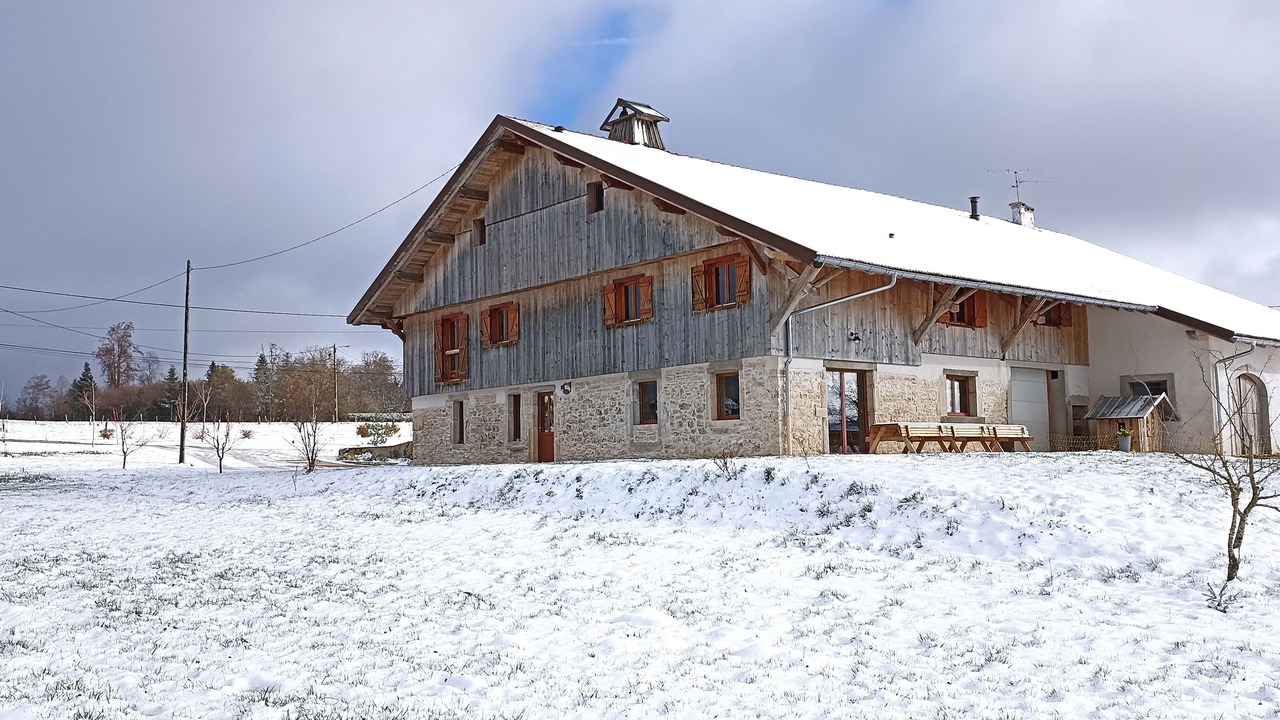 Photo of Outdoor in Guyans-Vennes