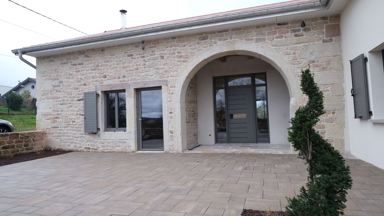 Photo of Outdoor in Hadol