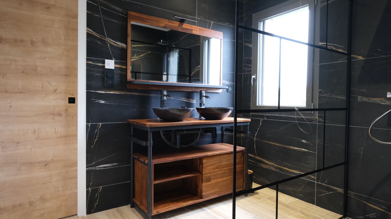 Photo of Bathroom in Hadol