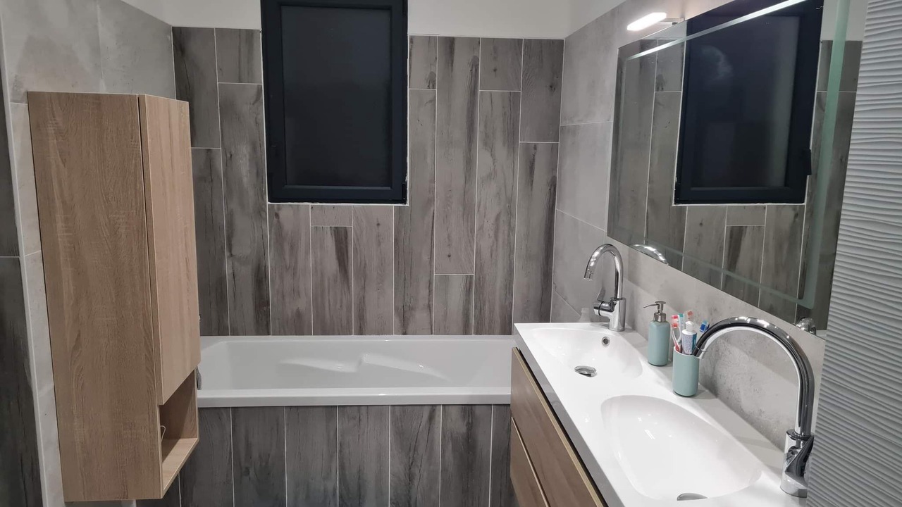 Photo of Bathroom in Rasteau