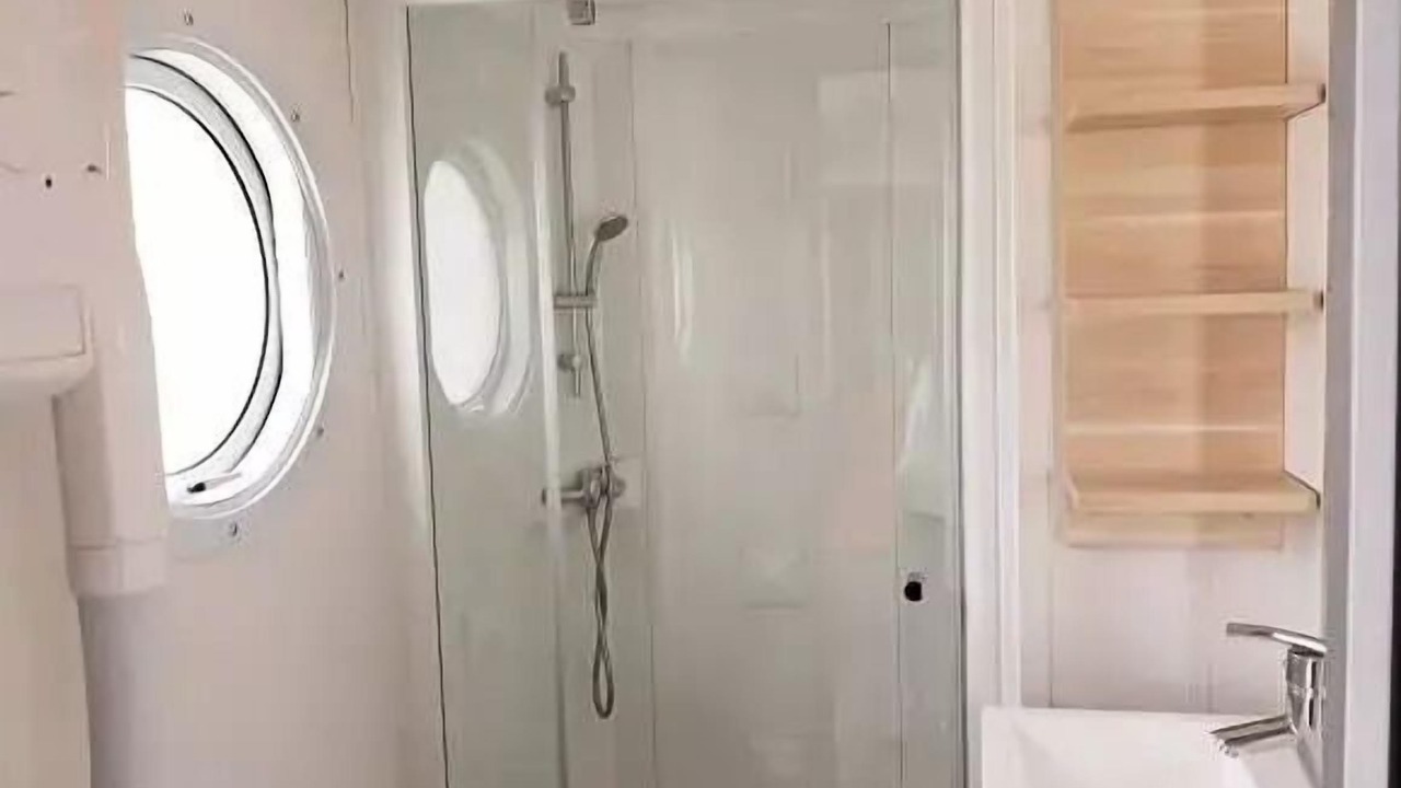 Photo of Bathroom in Neuveglise-sur-Truyere