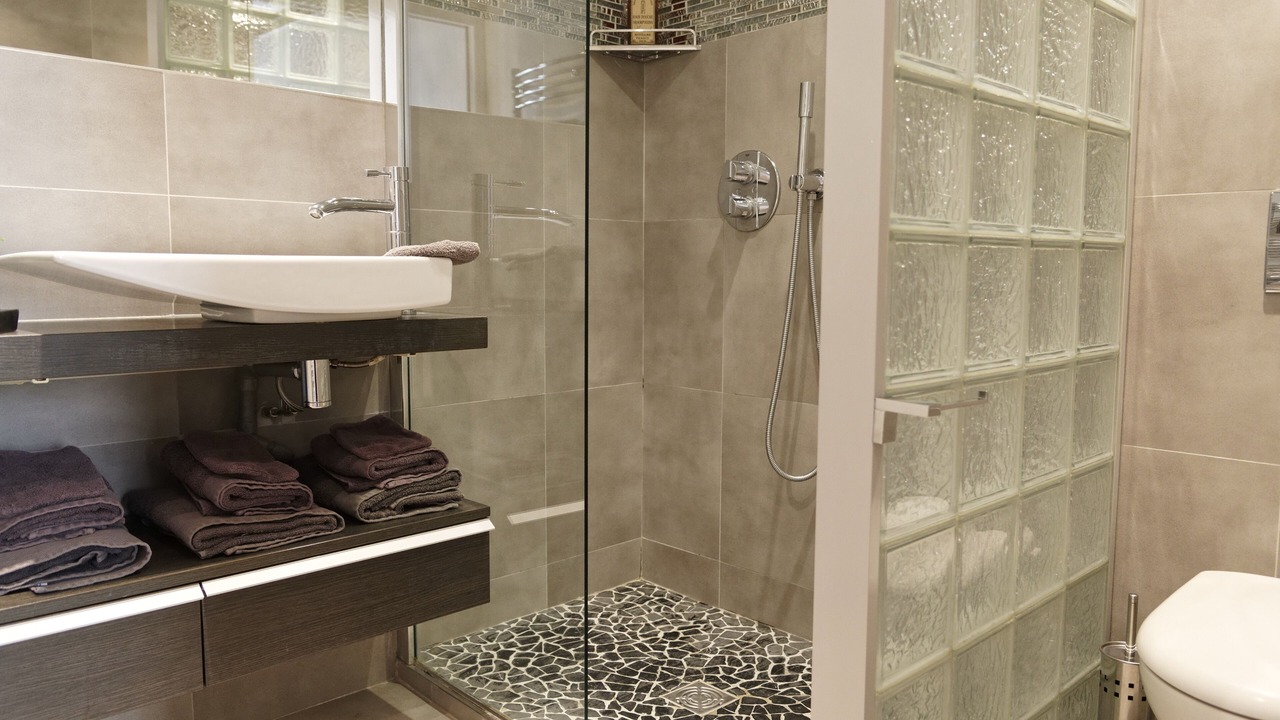 Photo of Bathroom in Quartier de la Place-Vendome