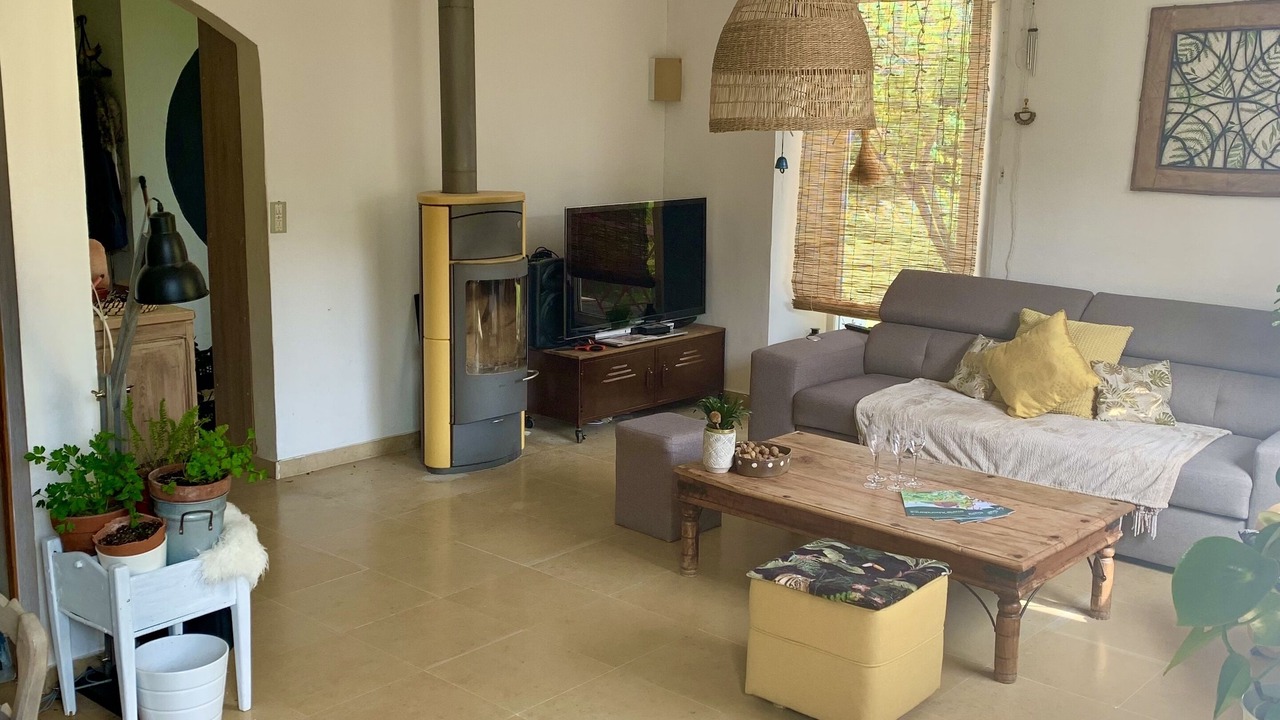 Photo of Livingroom in Saint-Pierre-de-Vassols